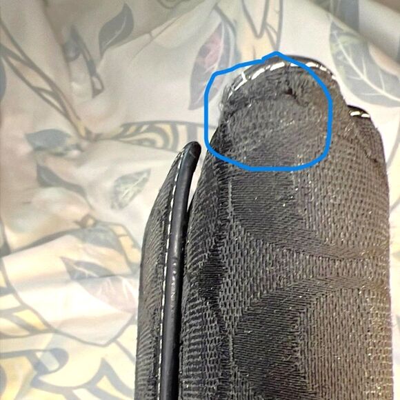 Coach Trifold Signature Canvas Checkbook Wallet - GUC - Picture 7 of 8